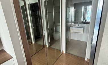 À vendre 2 chambres condo à Yan Nawa, Bangkok