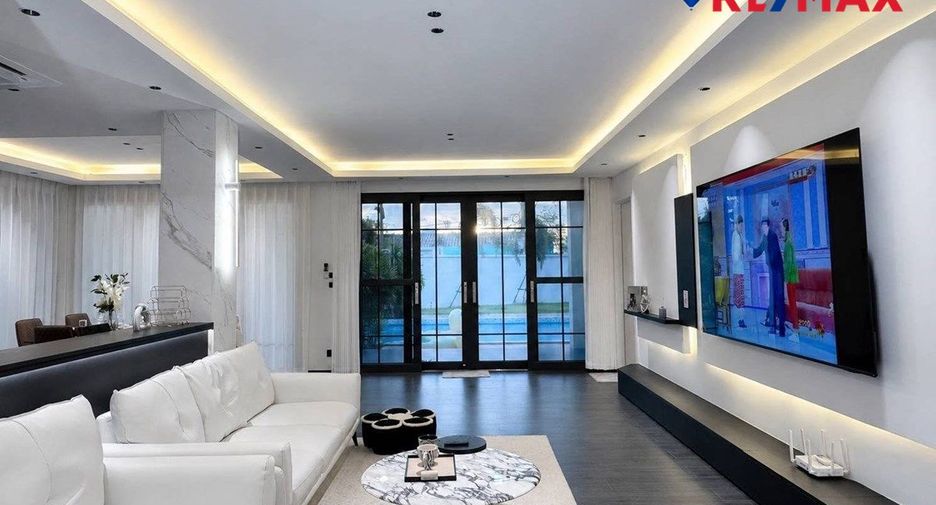 Casa en venta de 5 habitaciones en Bang Lamung, Chonburi