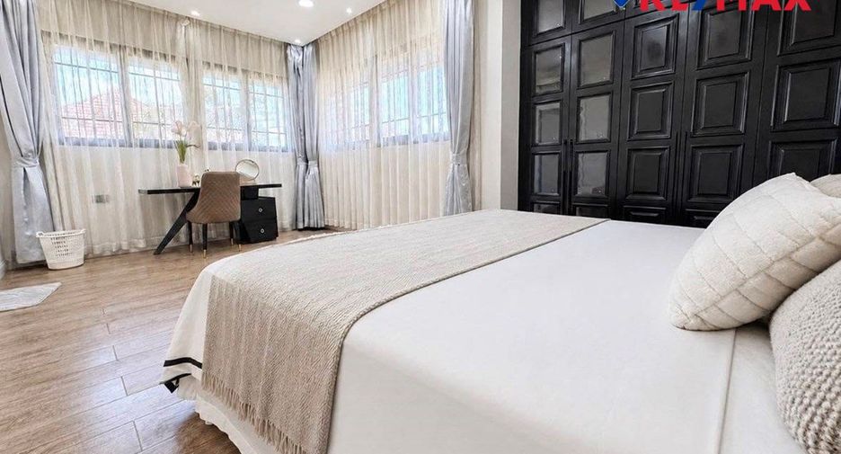 Casa en venta de 5 habitaciones en Bang Lamung, Chonburi