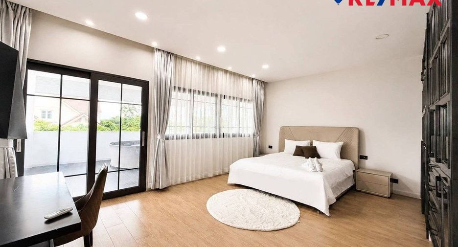 Casa en venta de 5 habitaciones en Bang Lamung, Chonburi