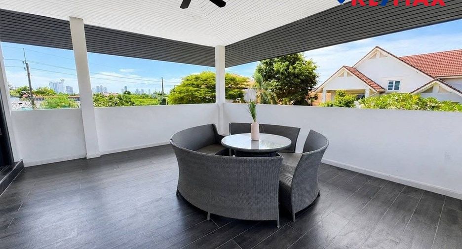 Casa en venta de 5 habitaciones en Bang Lamung, Chonburi