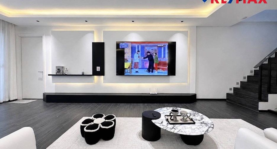Casa en venta de 5 habitaciones en Bang Lamung, Chonburi