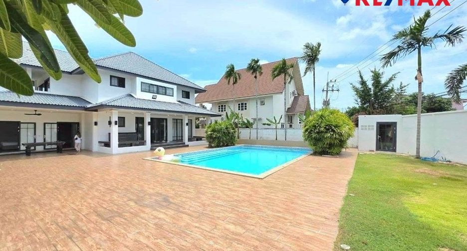 Casa en venta de 5 habitaciones en Bang Lamung, Chonburi