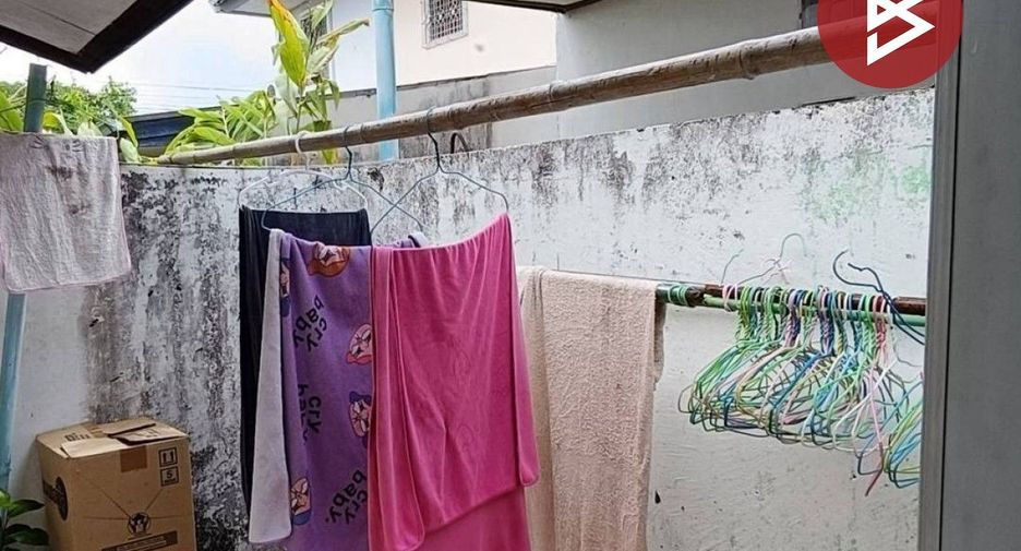 À vendre 2 chambres maison de ville à Bang Pakong, Chachoengsao