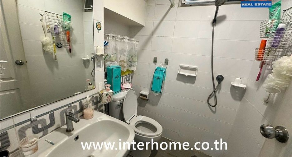 Casa en venta de 4 habitaciones en Bang Kruai, Nonthaburi
