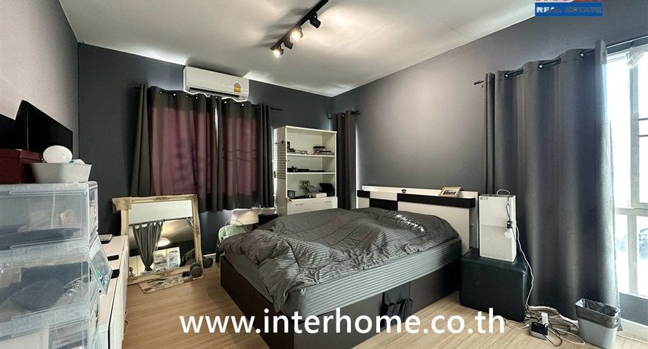 Casa en venta de 4 habitaciones en Bang Kruai, Nonthaburi