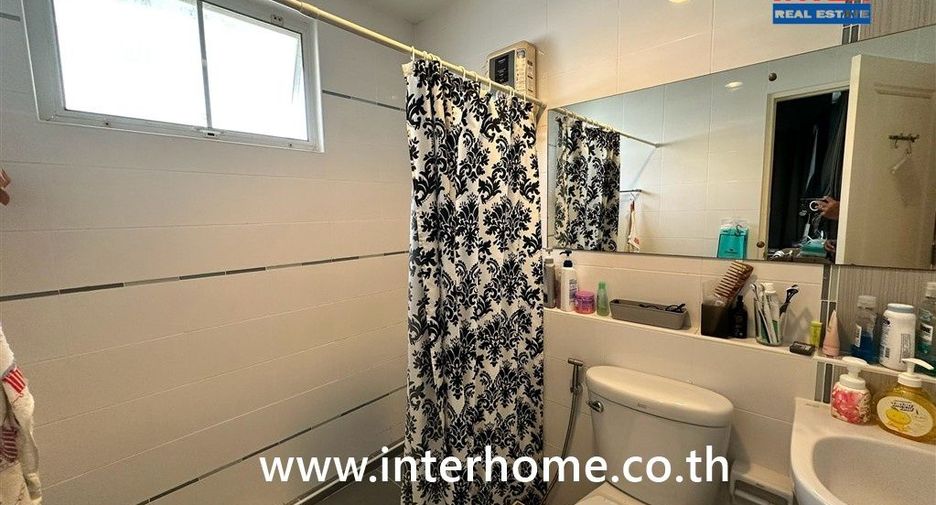 Casa en venta de 4 habitaciones en Bang Kruai, Nonthaburi