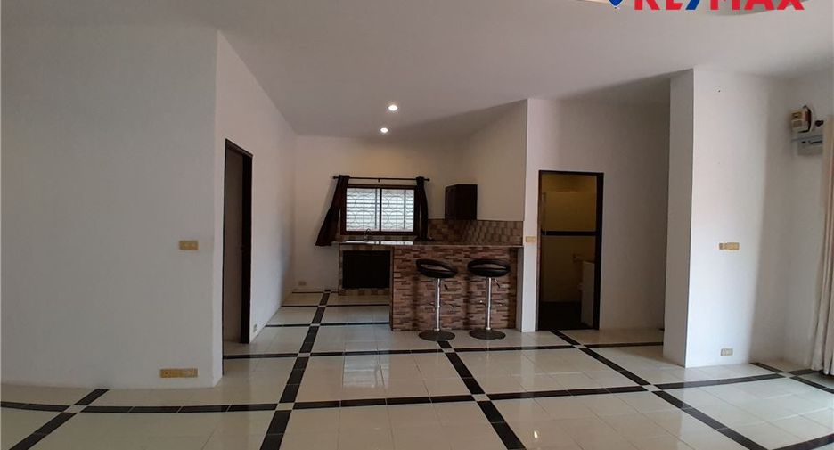 Продажа 2 спальни дом в Huay Yai, Паттайя
