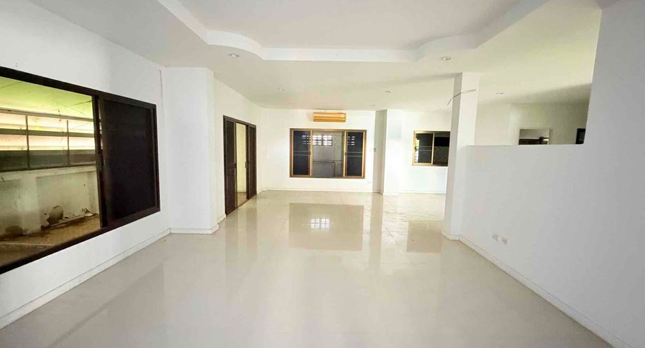出售 3 卧室 独立屋 在 Mueang Udon Thani, Udon Thani