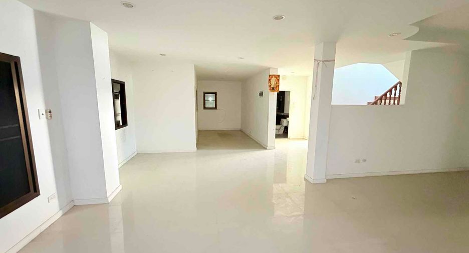 出售 3 卧室 独立屋 在 Mueang Udon Thani, Udon Thani