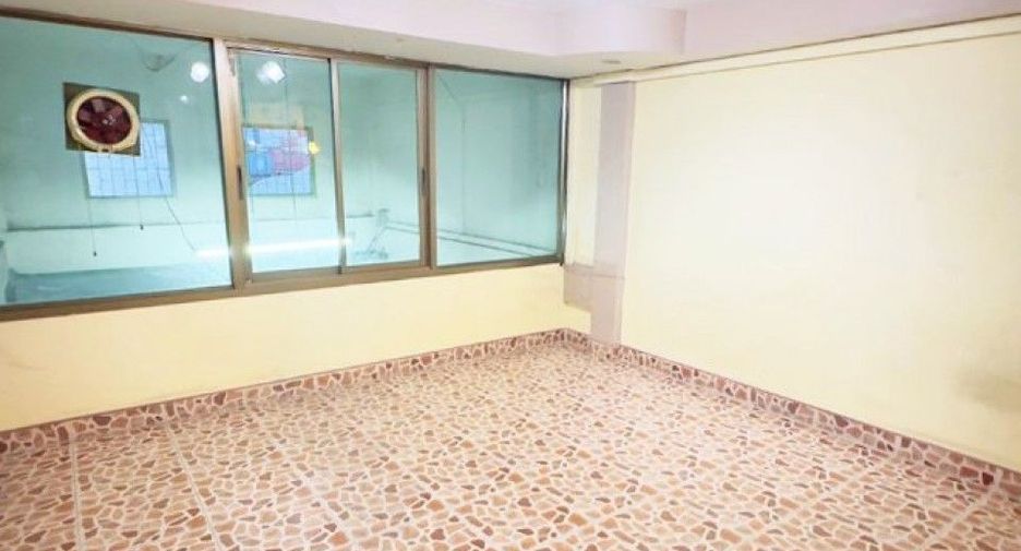 For sale 12 bedrooms retail Space in Si Racha, Chonburi