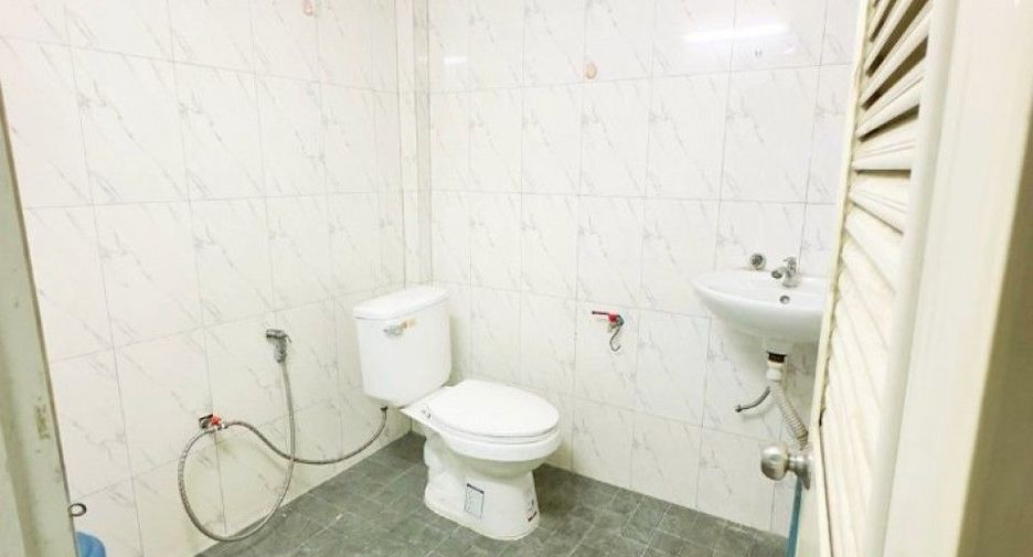 For sale 12 bedrooms retail Space in Si Racha, Chonburi