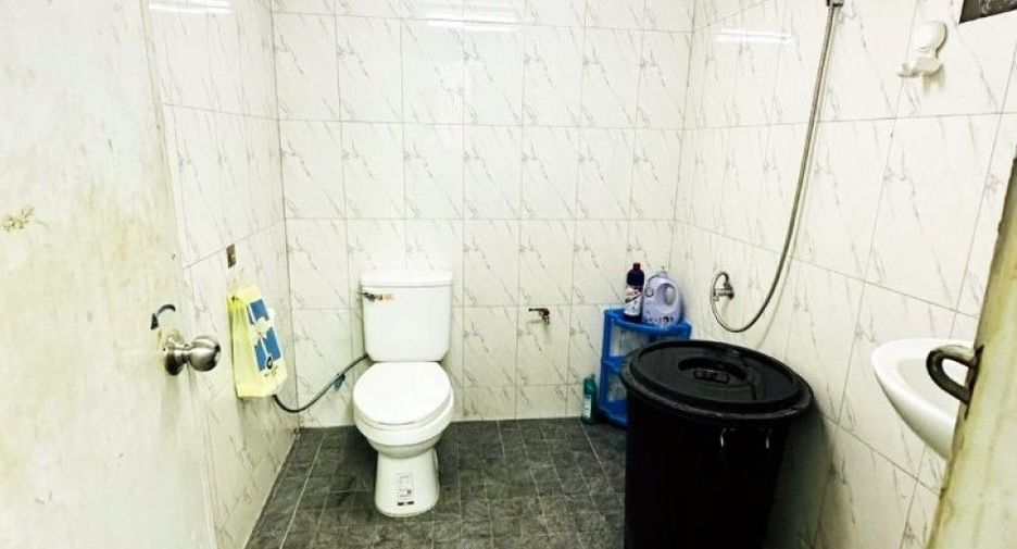 For sale 12 bedrooms retail Space in Si Racha, Chonburi