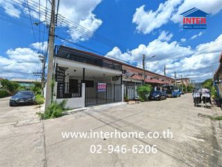 À vendre 3 chambres maison de ville à Krathum Baen, Samut Sakhon