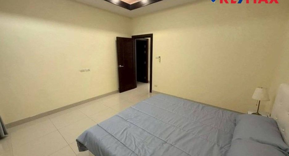 For sale 4 bedrooms house in Huay Yai, Pattaya