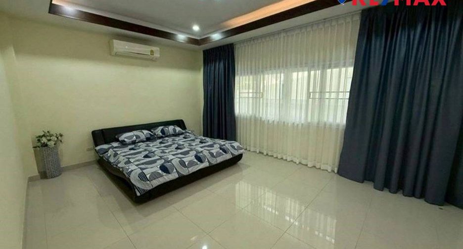 For sale 4 bedrooms house in Huay Yai, Pattaya