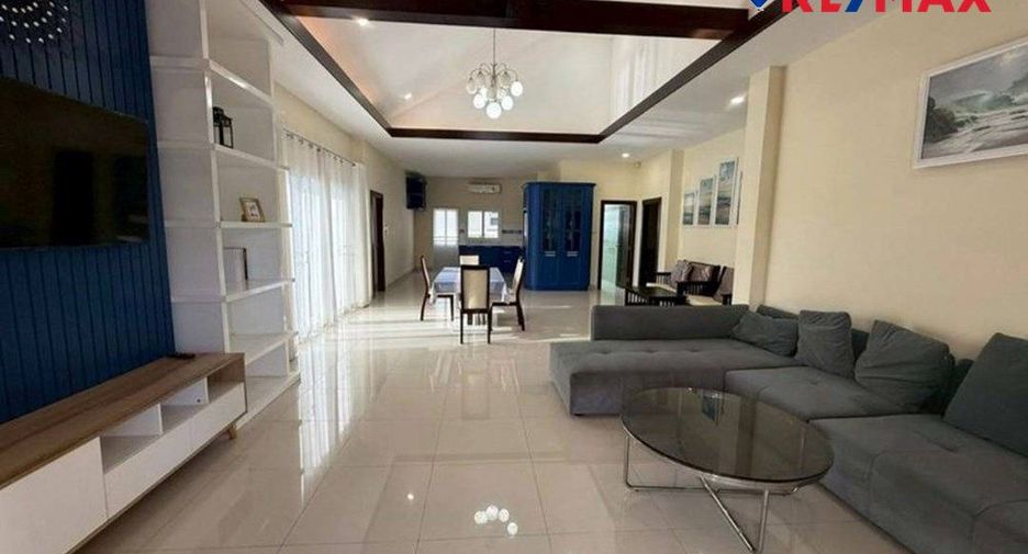 For sale 4 bedrooms house in Huay Yai, Pattaya