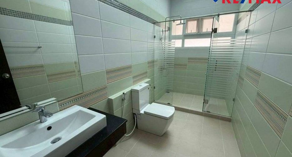 For sale 4 bedrooms house in Huay Yai, Pattaya