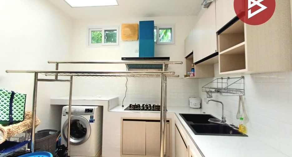Casa adosada en venta de 3 habitaciones en Nong Khaem, Bangkok