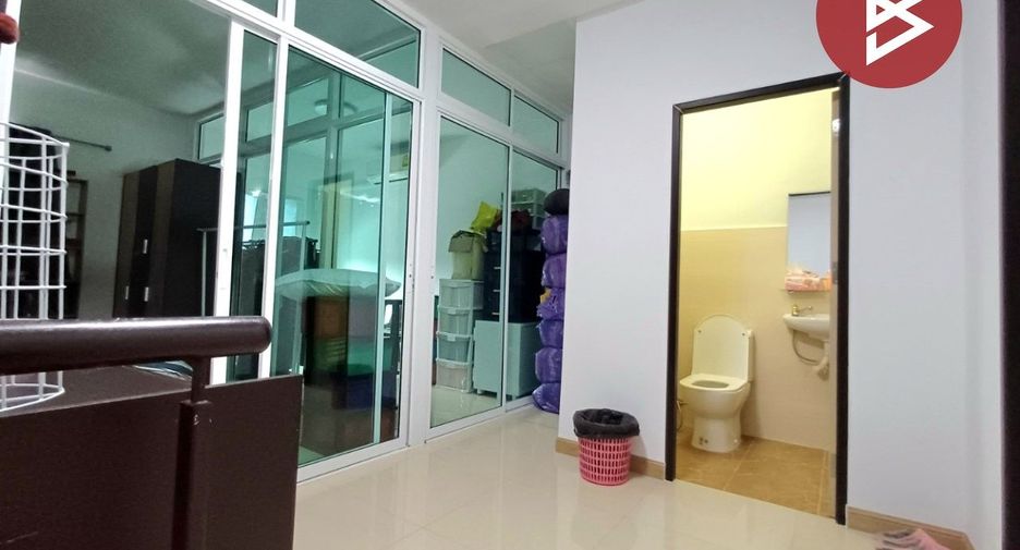 Casa adosada en venta de 3 habitaciones en Nong Khaem, Bangkok