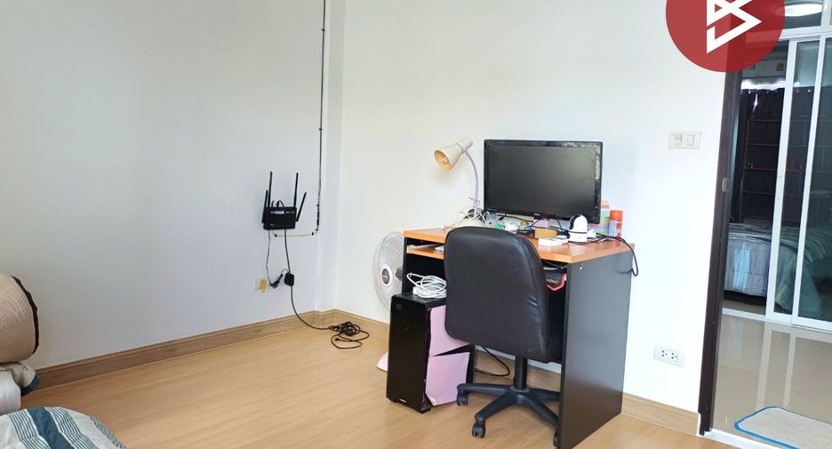 Casa adosada en venta de 3 habitaciones en Nong Khaem, Bangkok