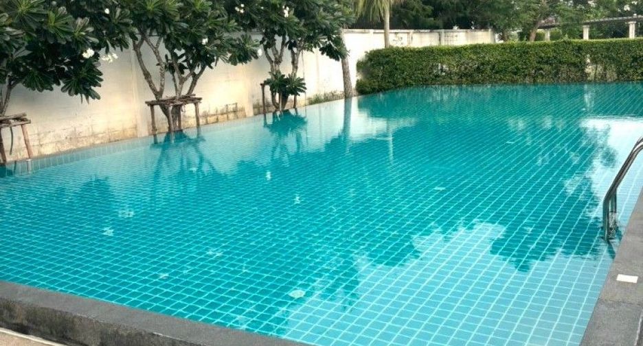 Casa adosada en venta de 3 habitaciones en Nong Khaem, Bangkok