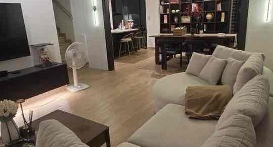 出租 4 卧室 独立屋 在 Bang Lamung, Chon Buri