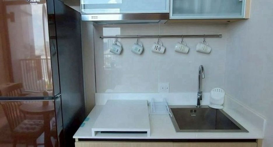 For rent 1 bed condo in Watthana, Bangkok
