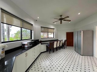 For rent and for sale 4 bedrooms villa in Bang Lamung, Chonburi