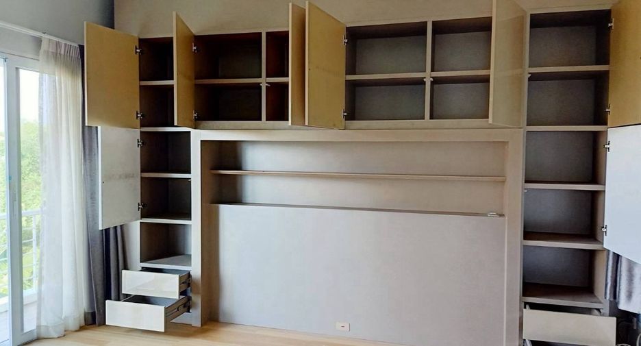 For rent 6 bedrooms house in Lam Luk Ka, Pathum Thani