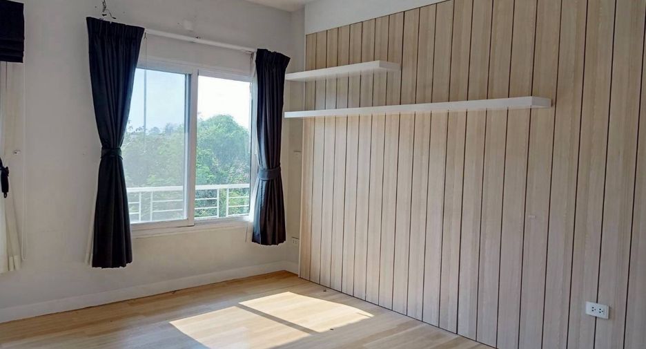 For rent 6 bedrooms house in Lam Luk Ka, Pathum Thani