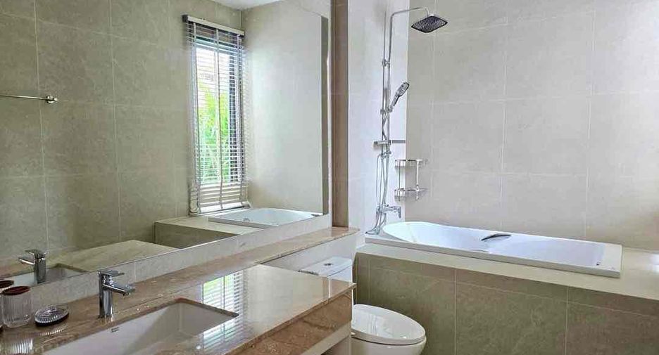 Villa en alquiler de 3 habitaciones en Bang Lamung, Chonburi