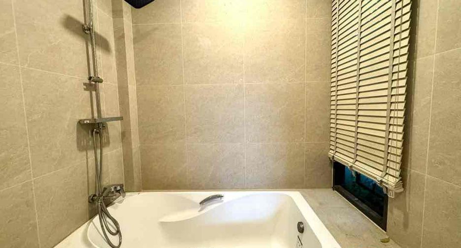 Villa en alquiler de 3 habitaciones en Bang Lamung, Chonburi