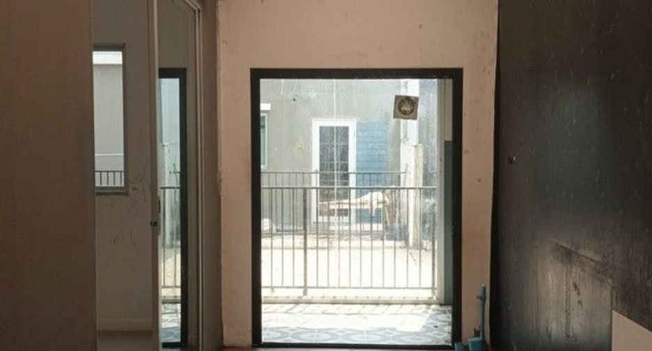 À vendre 3 chambres maison de ville à Phra Samut Chedi, Samut Prakan