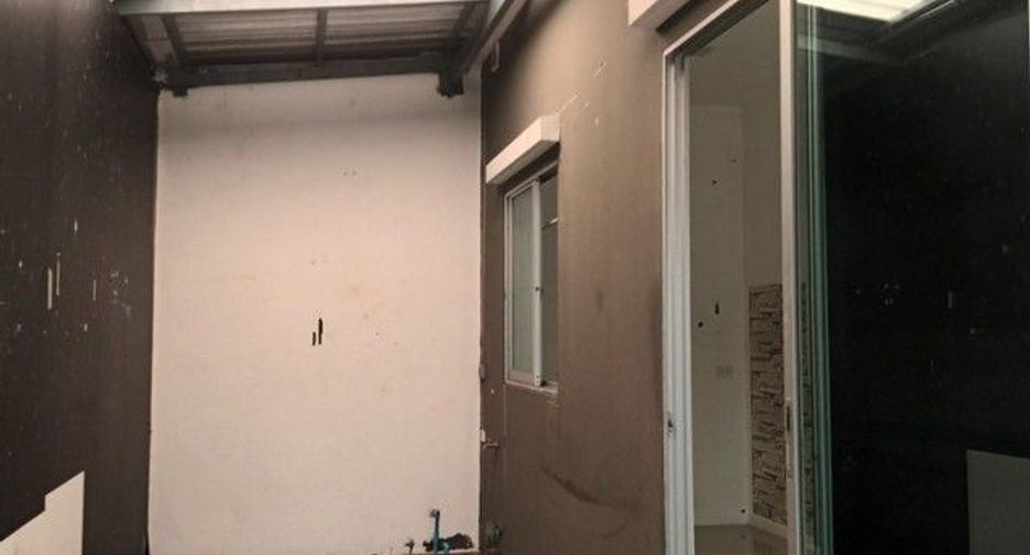 À vendre 3 chambres maison de ville à Phra Samut Chedi, Samut Prakan