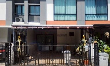 Продажа 1 кровать таунхаус в Тхунг Кхру, Бангкок