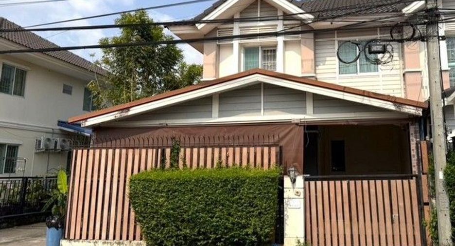 À vendre 1 chambre maison de ville à Sai Mai, Bangkok