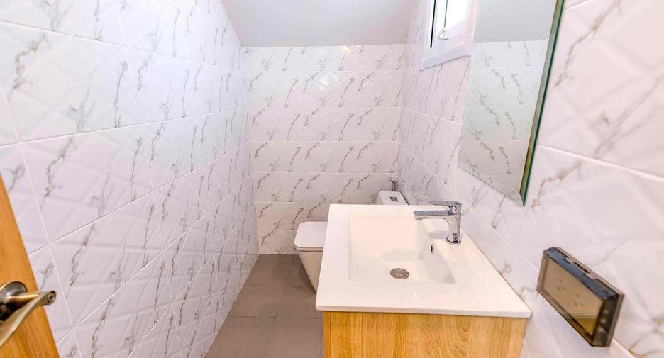 Villa en alquiler de 5 habitaciones en Huay Yai, Pattaya