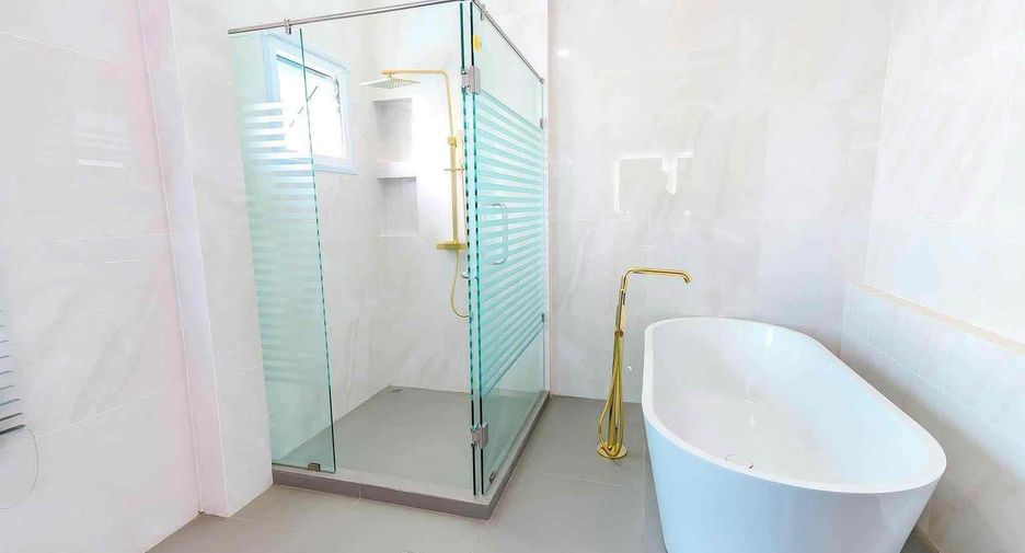 Villa en alquiler de 5 habitaciones en Huay Yai, Pattaya