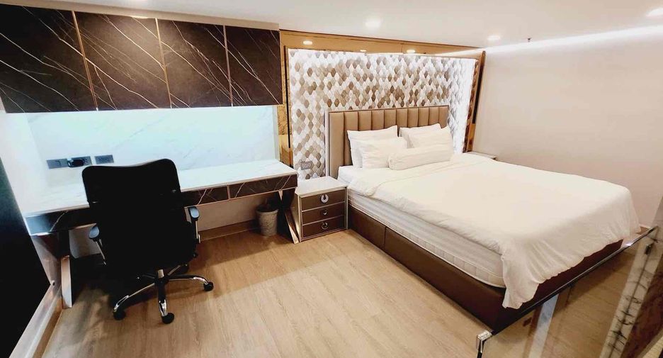 For sale and for rent 4 bedrooms condo in Watthana, Bangkok