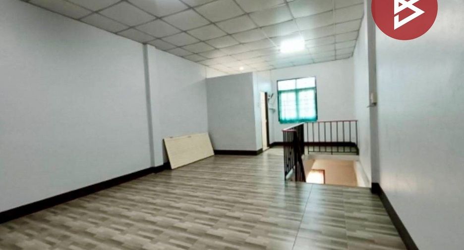 Продажа 1 кровать таунхаус в Wat Phleng, Ратбури