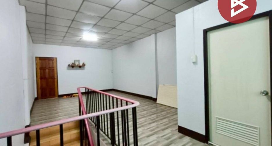 Продажа 1 кровать таунхаус в Wat Phleng, Ратбури