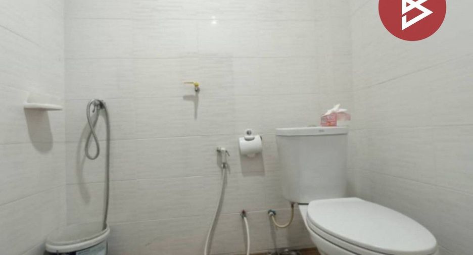 Продажа 1 кровать таунхаус в Wat Phleng, Ратбури