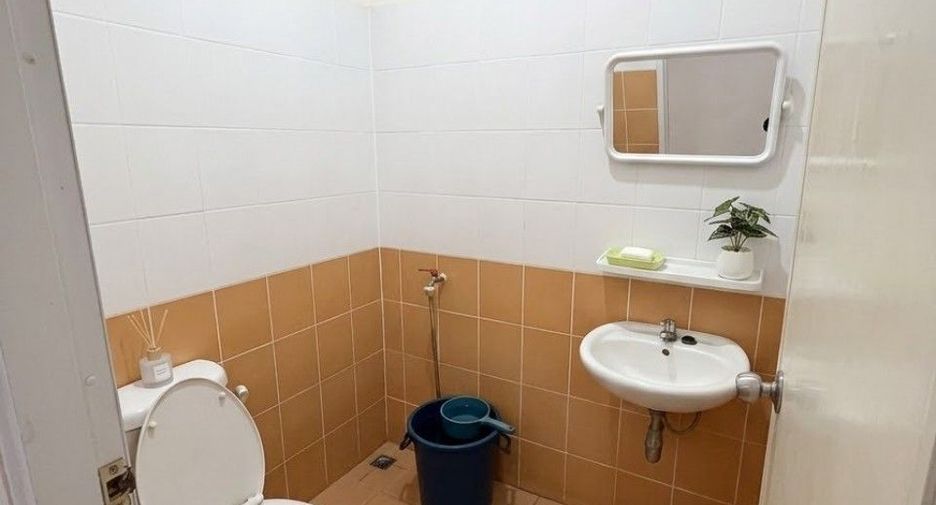 À vendre 2 chambres maison à Pluak Daeng, Rayong