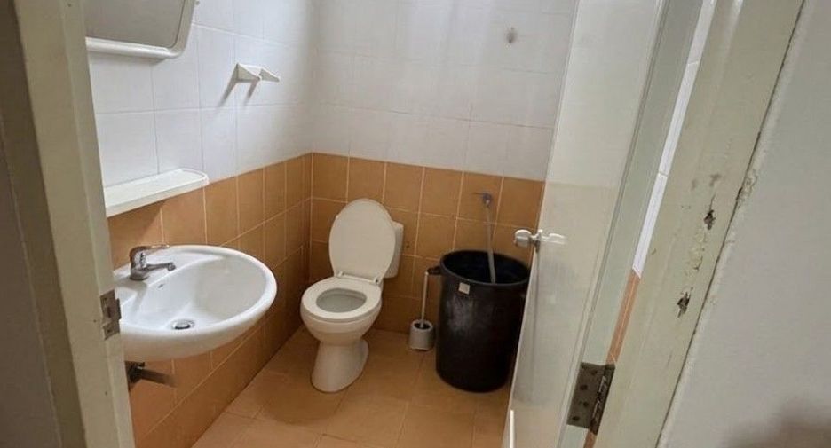 À vendre 2 chambres maison à Pluak Daeng, Rayong