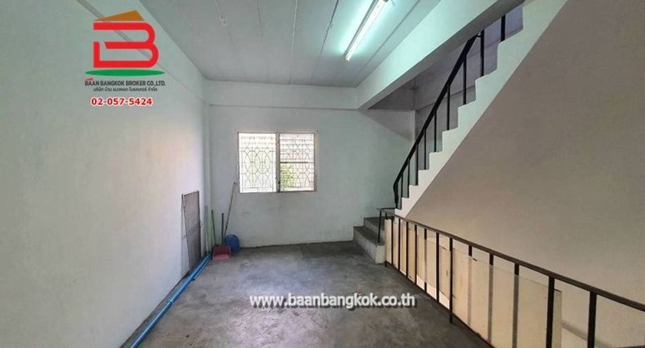 À louer et à vendre 1 chambre local commercial à Pak Kret, Nonthaburi
