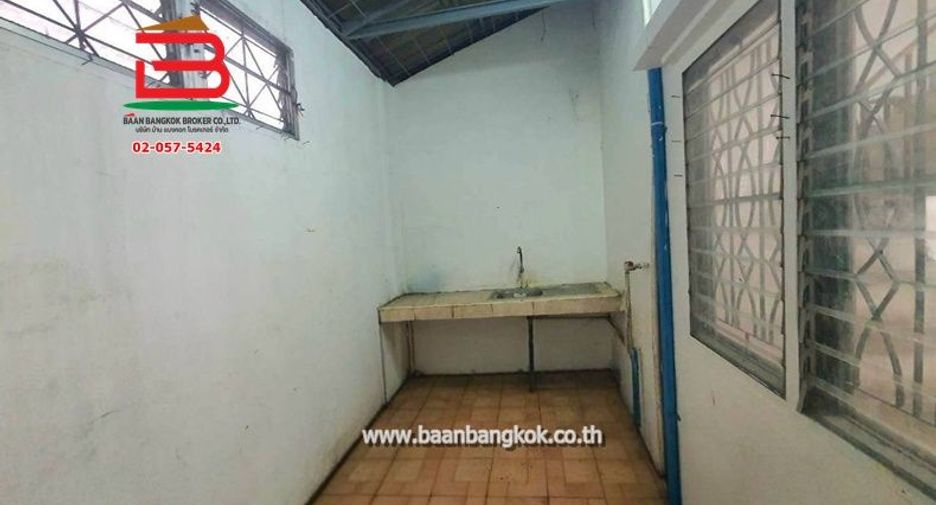 À louer et à vendre 1 chambre local commercial à Pak Kret, Nonthaburi