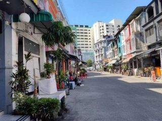For sale 4 bedrooms retail Space in Si Racha, Chonburi