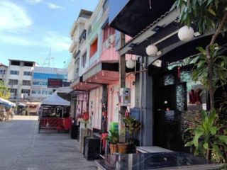 For sale 4 bedrooms retail Space in Si Racha, Chonburi