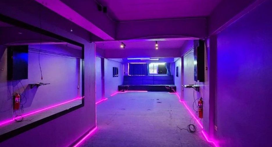 For sale 4 bedrooms retail Space in Si Racha, Chonburi